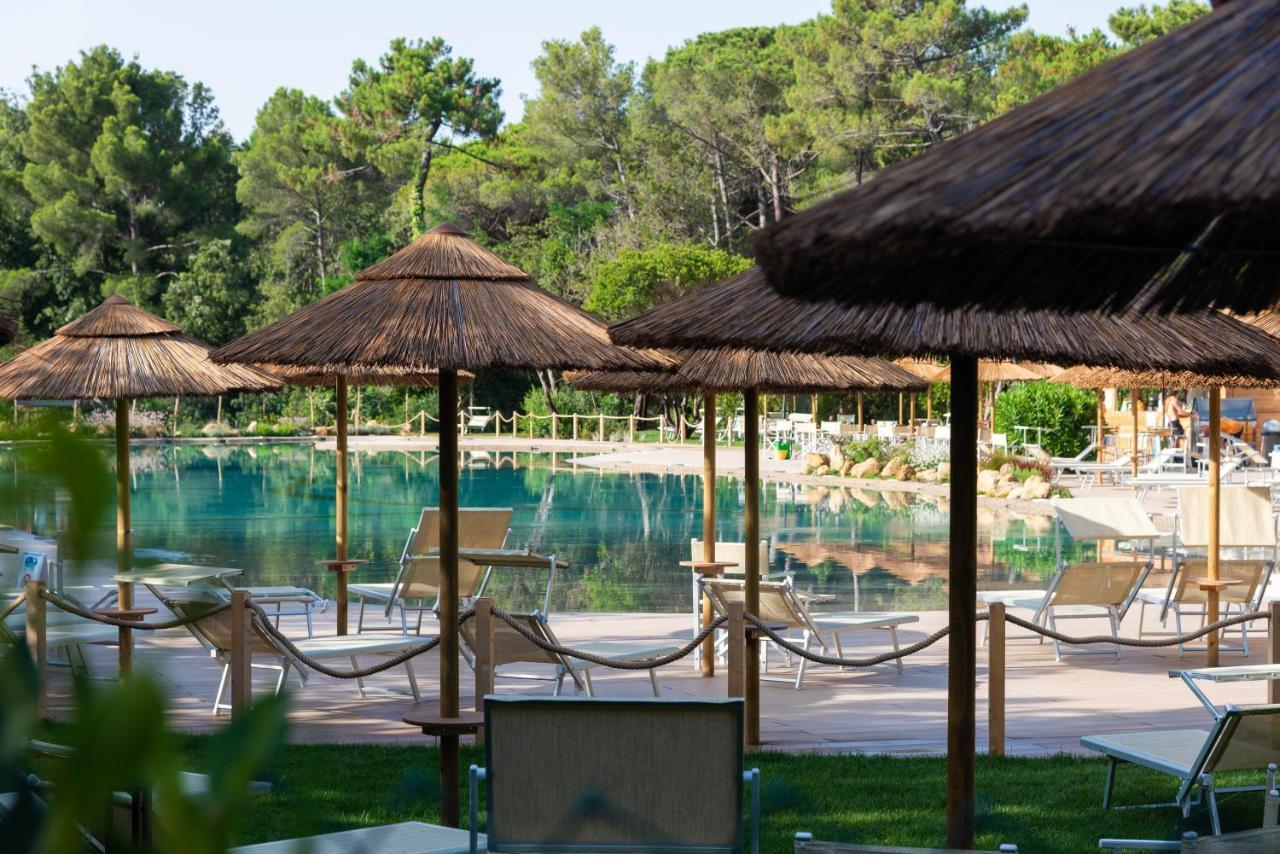 Le Esperidi Camping Ecoresort مارينا دي بيبونا المظهر الخارجي الصورة