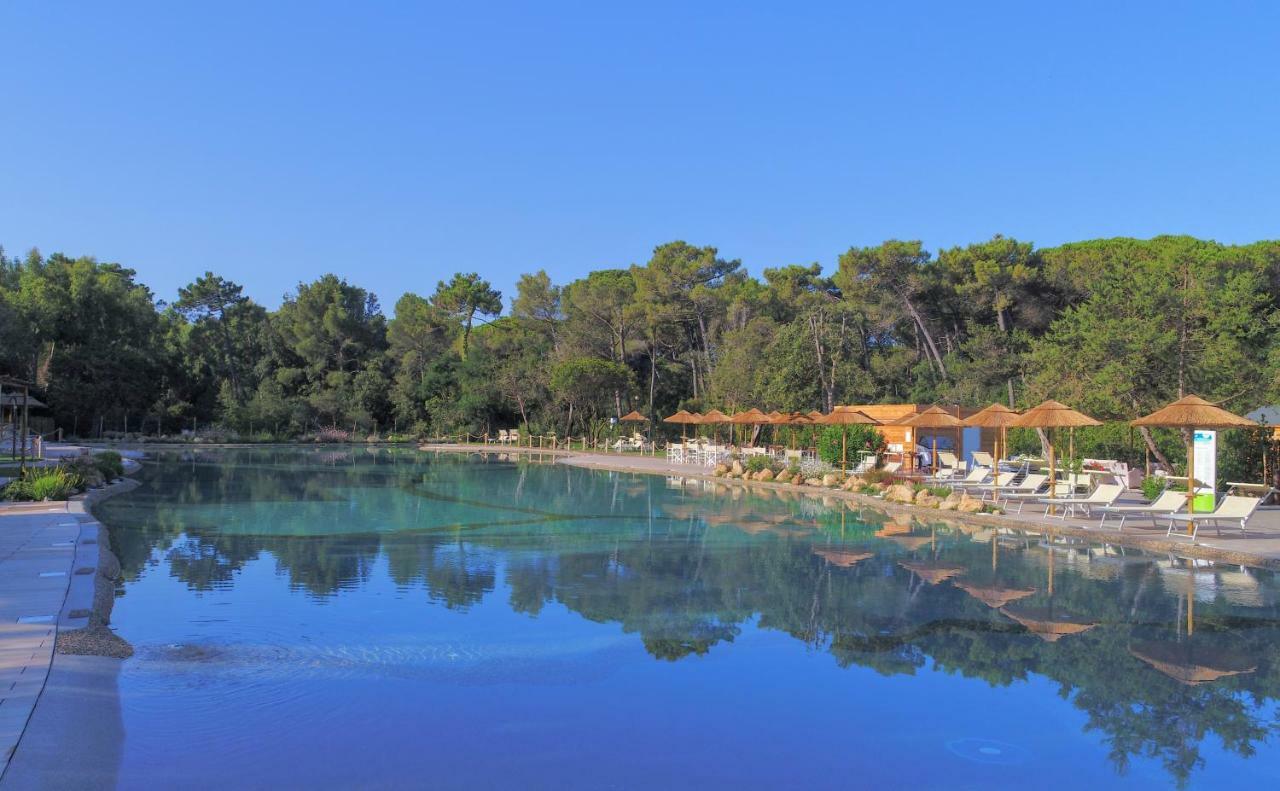 Le Esperidi Camping Ecoresort مارينا دي بيبونا المظهر الخارجي الصورة