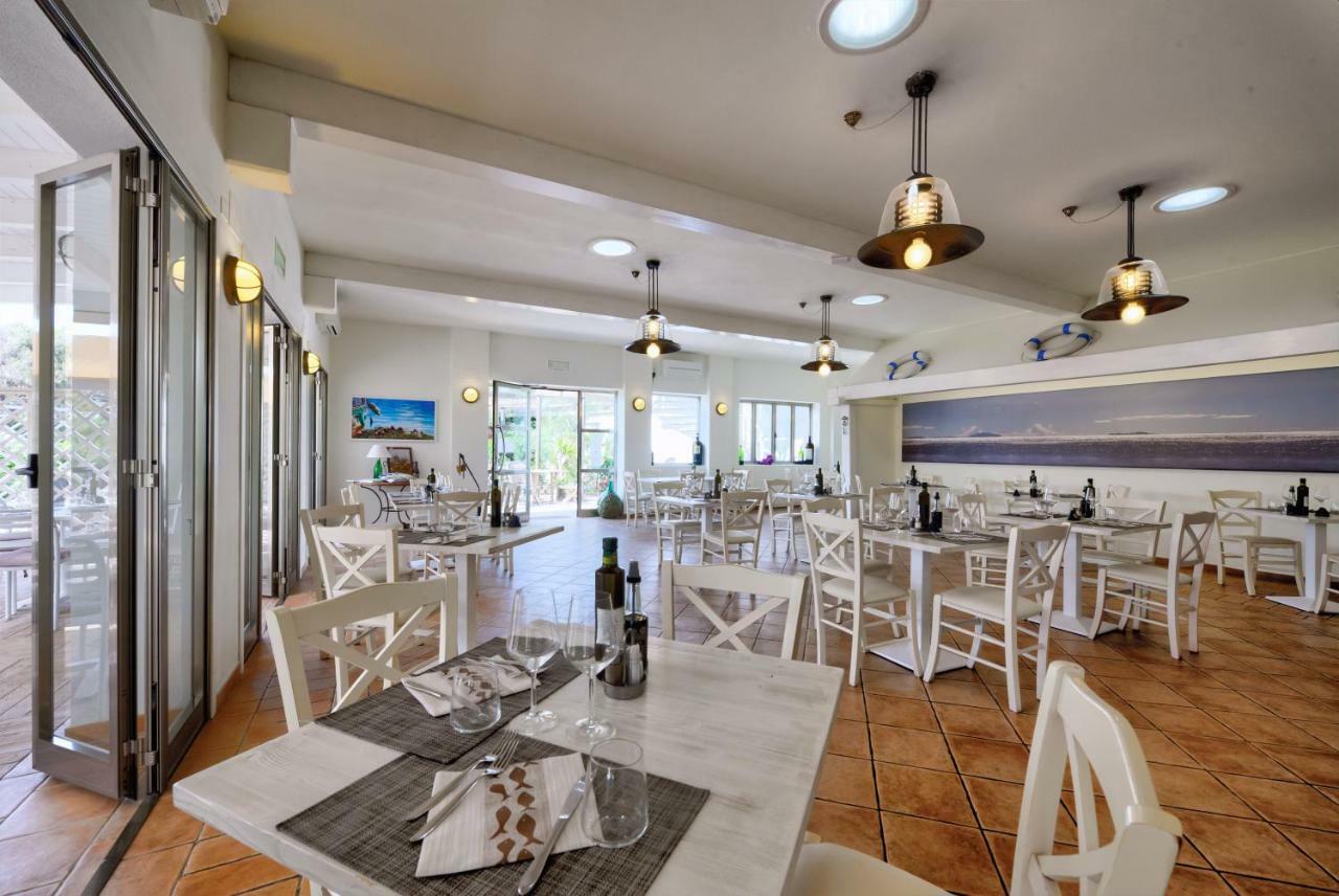 Le Esperidi Camping Ecoresort مارينا دي بيبونا المظهر الخارجي الصورة
