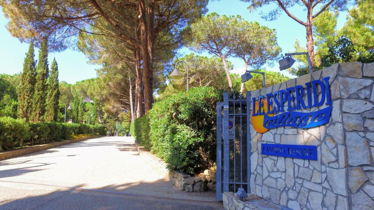 Le Esperidi Camping Ecoresort مارينا دي بيبونا المظهر الخارجي الصورة